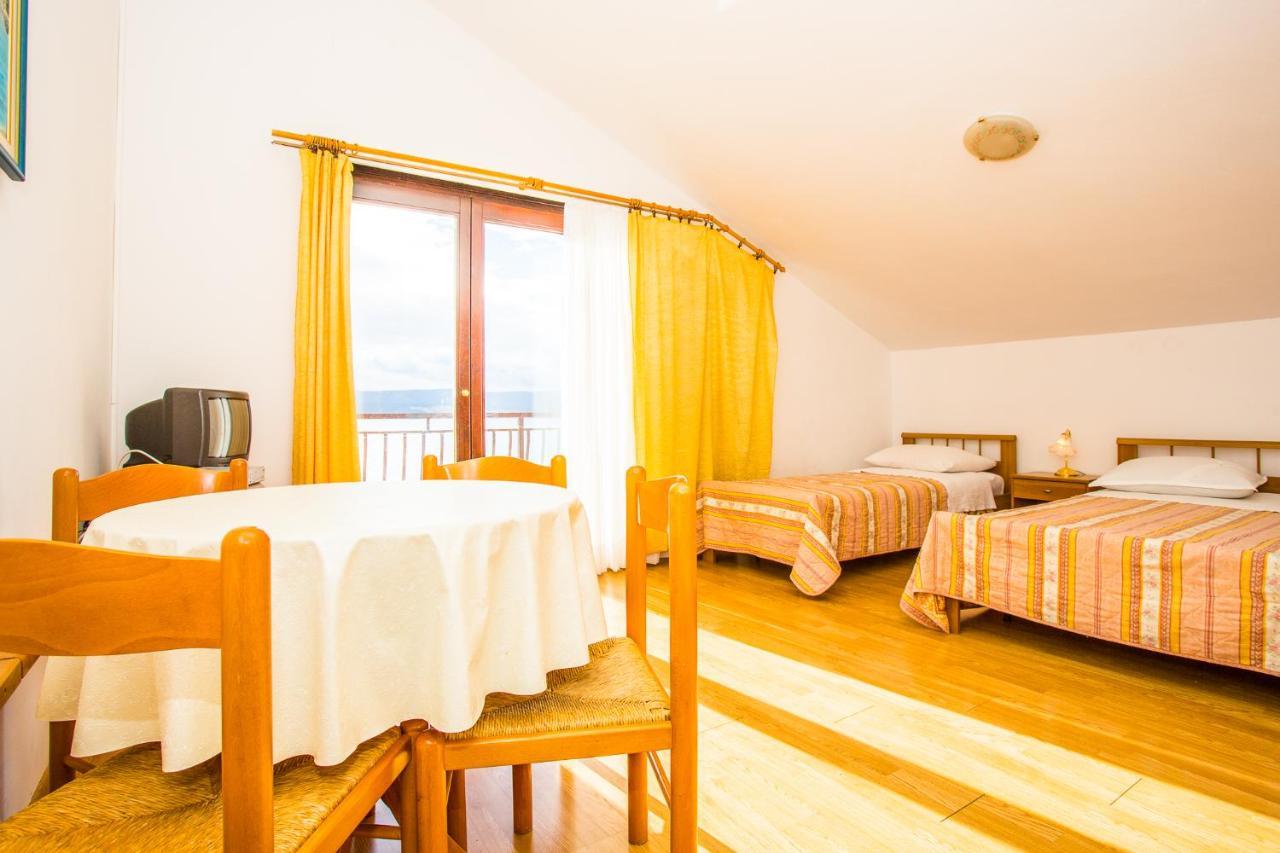 Apartmani Pava Омиш Экстерьер фото