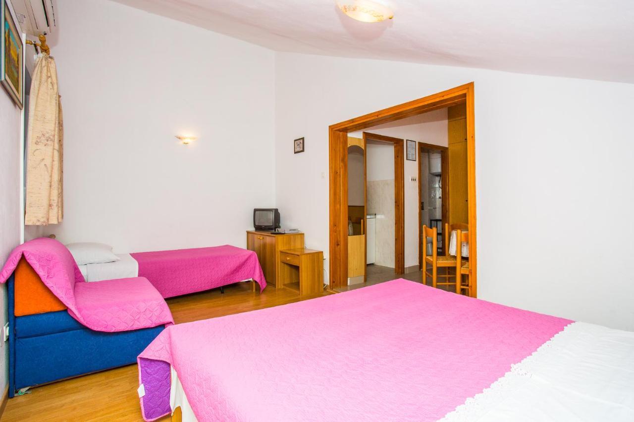 Apartmani Pava Омиш Экстерьер фото