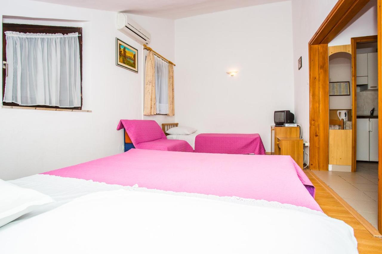 Apartmani Pava Омиш Экстерьер фото