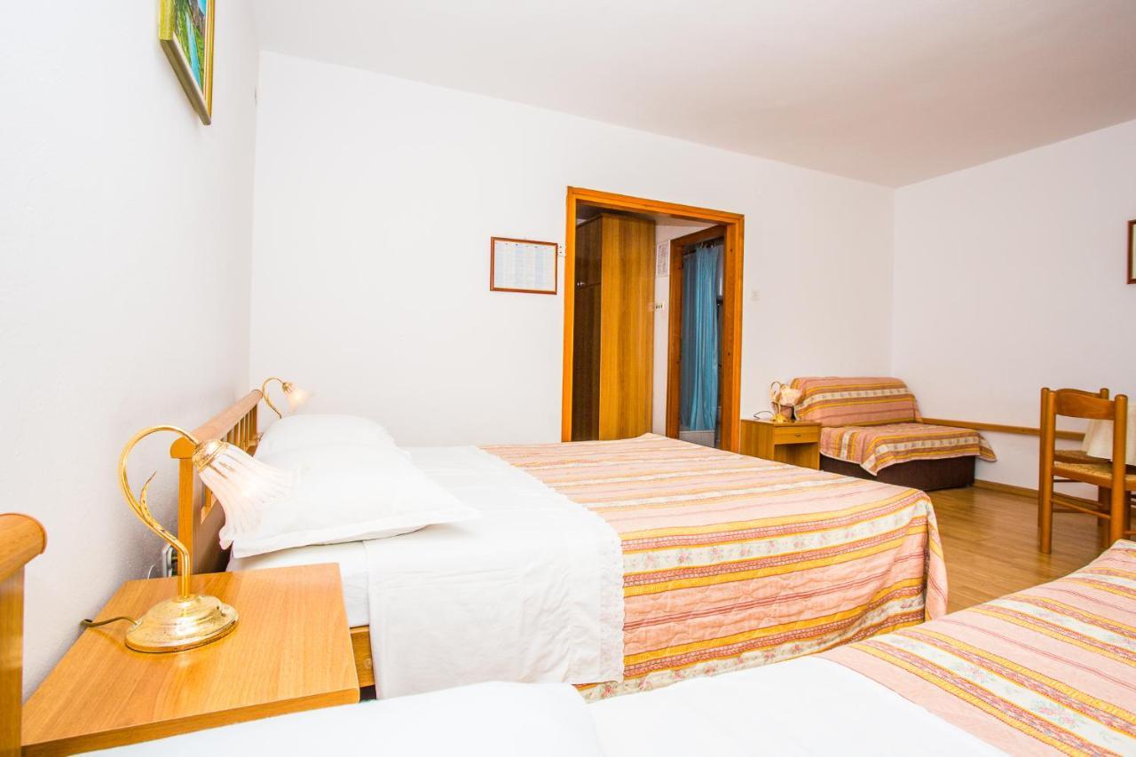 Apartmani Pava Омиш Экстерьер фото