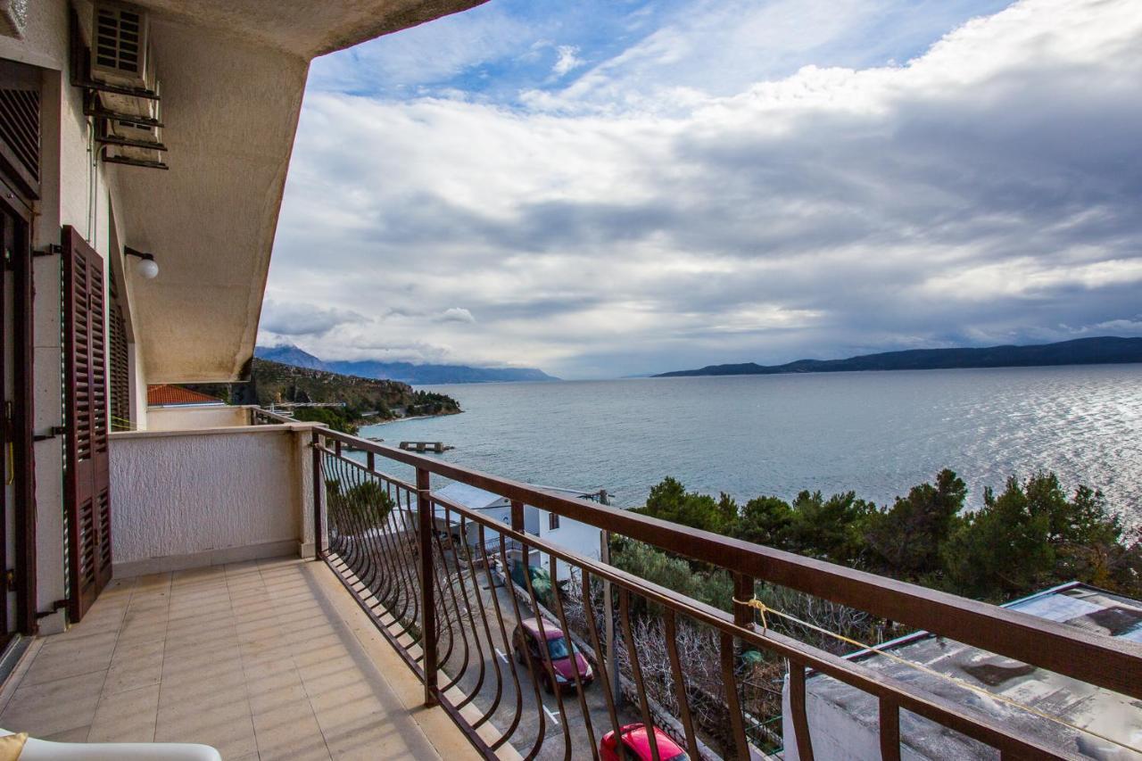 Apartmani Pava Омиш Экстерьер фото