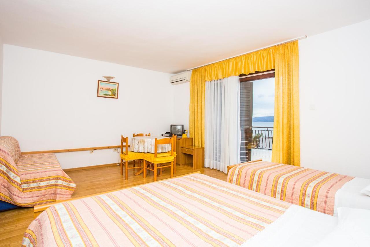 Apartmani Pava Омиш Экстерьер фото