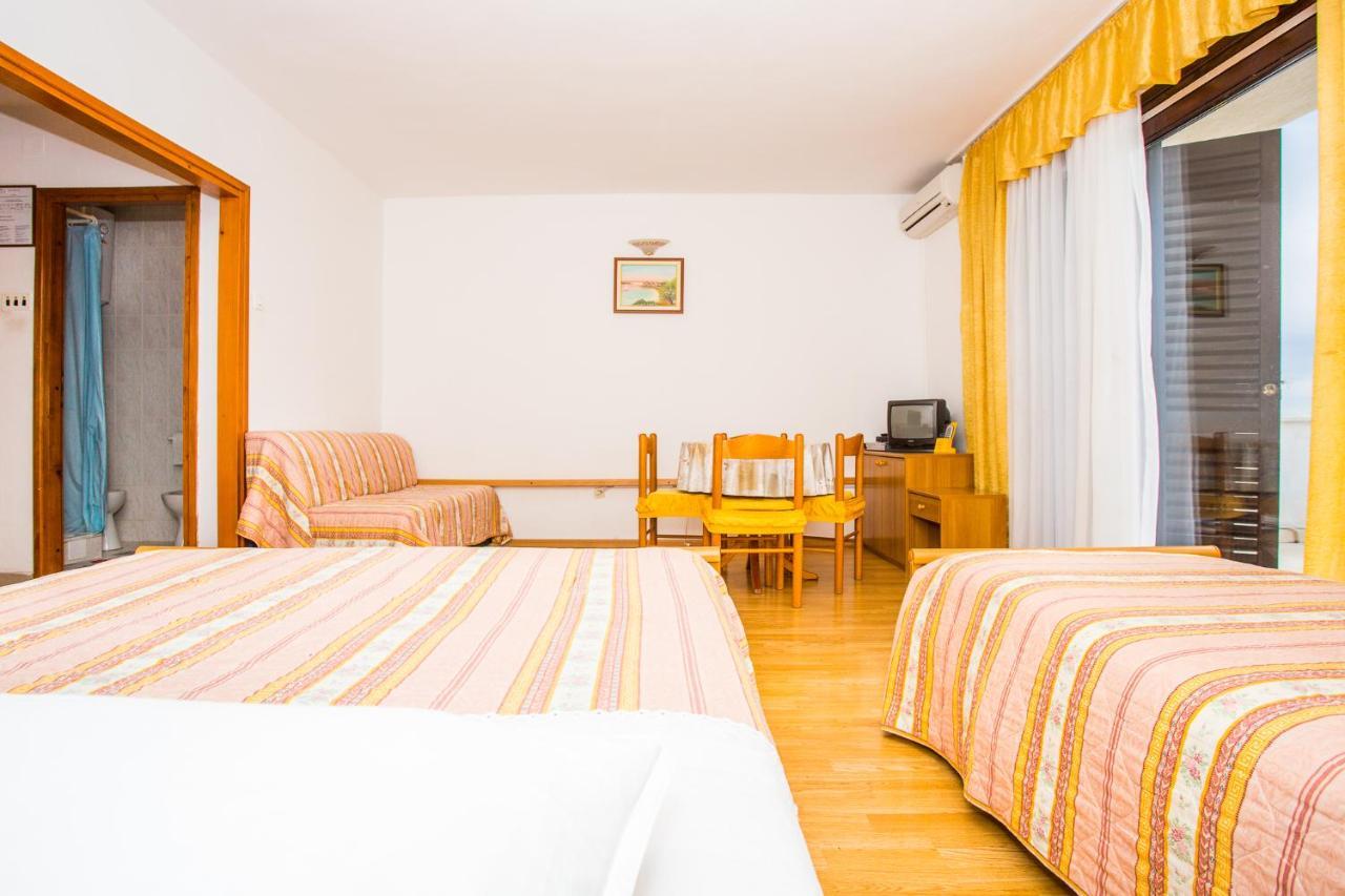 Apartmani Pava Омиш Экстерьер фото
