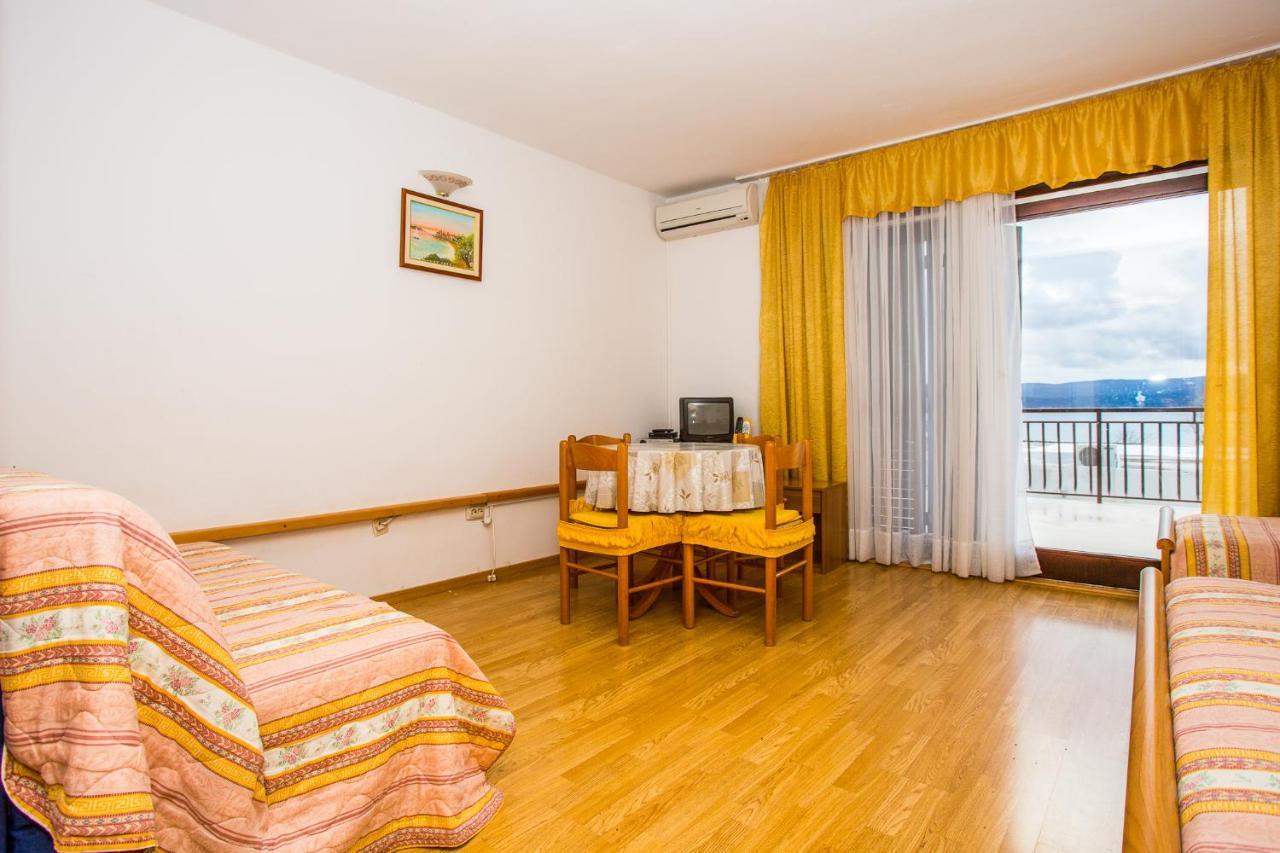 Apartmani Pava Омиш Экстерьер фото