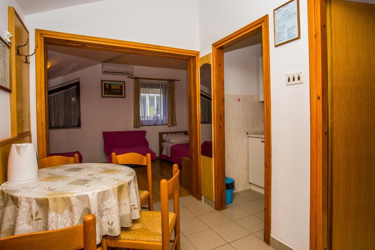 Apartmani Pava Омиш Экстерьер фото