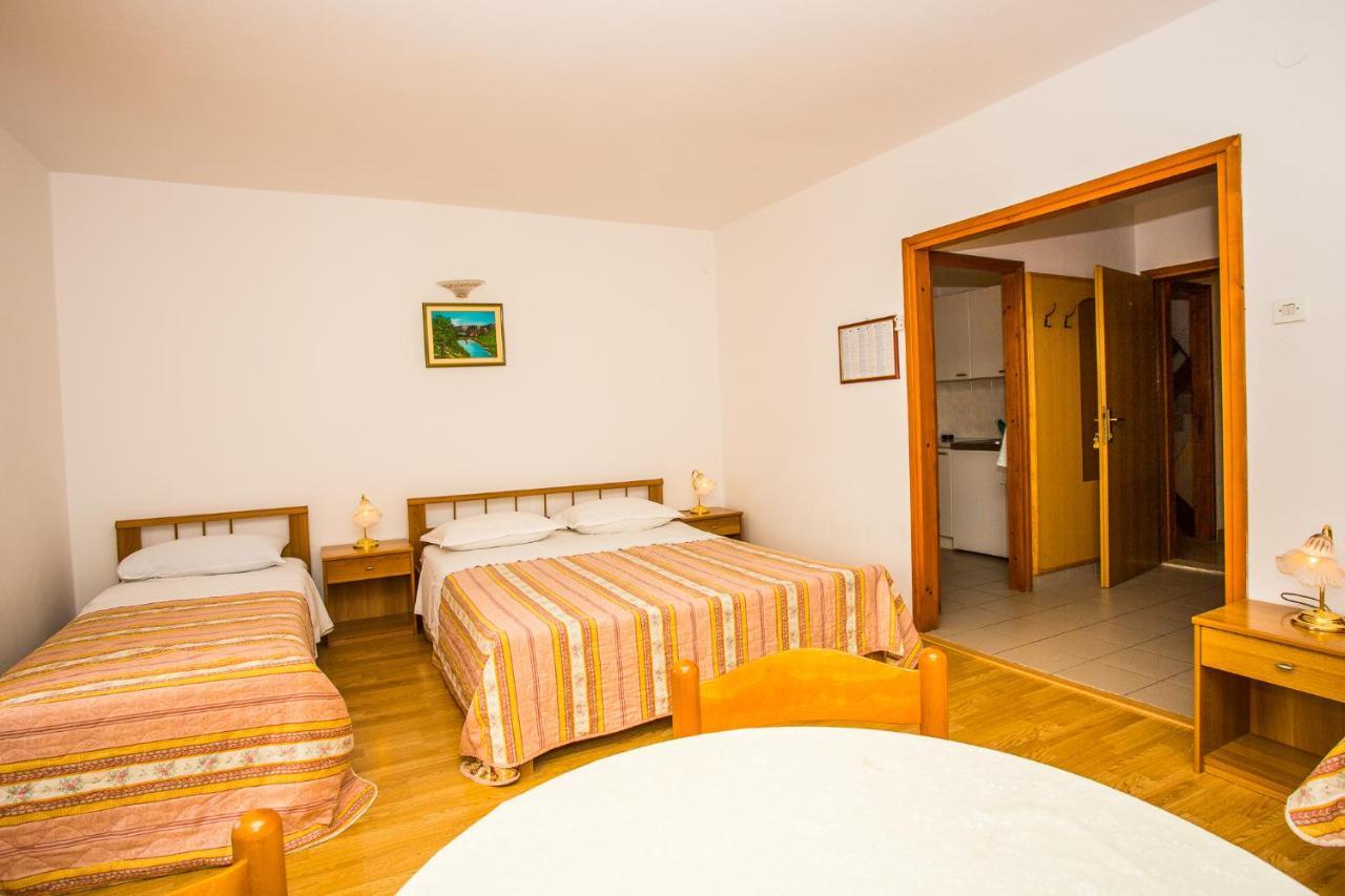 Apartmani Pava Омиш Экстерьер фото
