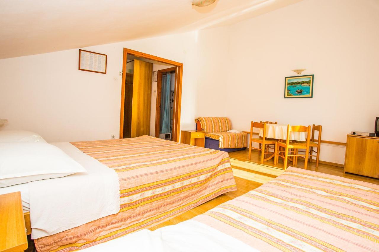 Apartmani Pava Омиш Экстерьер фото
