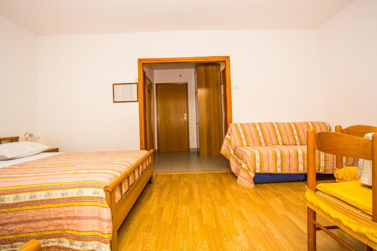 Apartmani Pava Омиш Экстерьер фото
