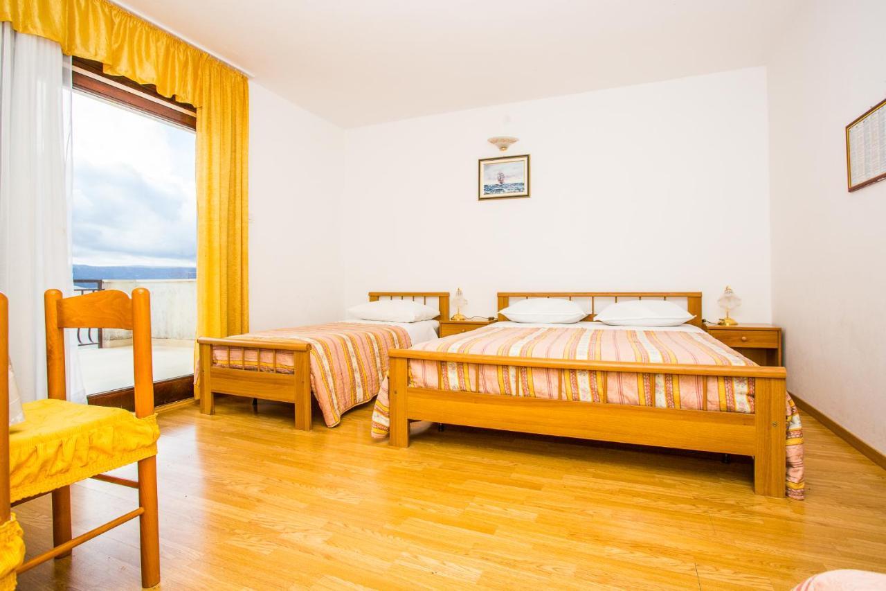 Apartmani Pava Омиш Экстерьер фото